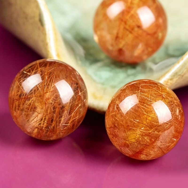 copper rutiles bracelet – wealth, energy & success stone copper rutiles quartz beads closeup golden threads