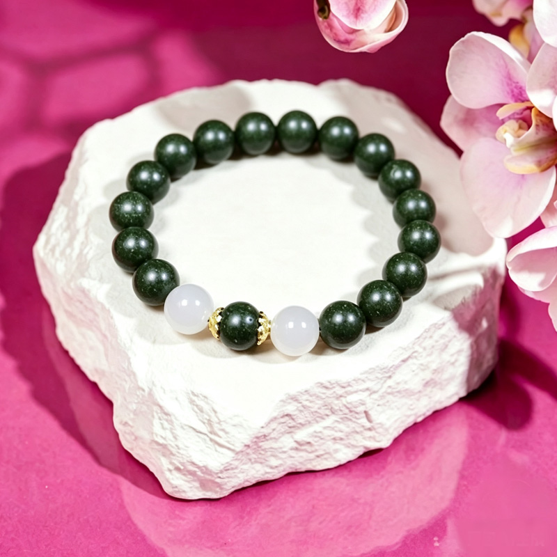 tcm-herbal-sleep-wrist herbal bracelet on wrist calming aroma for anxiety